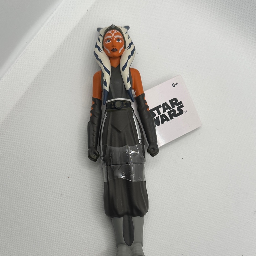 Star Wars Ahsoka Tano Figure with Orange and Gray PEN Disney